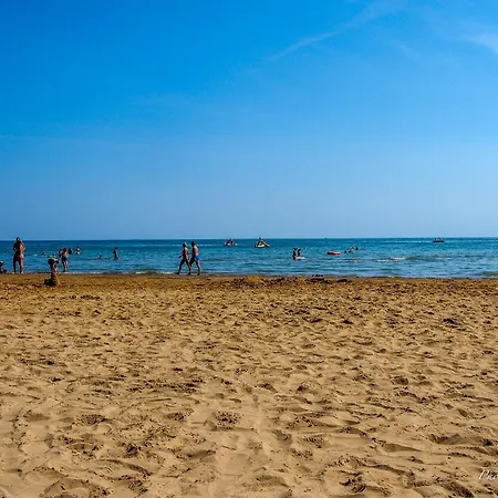 Comfortable Flat Close To And Center Appartamento Bibione