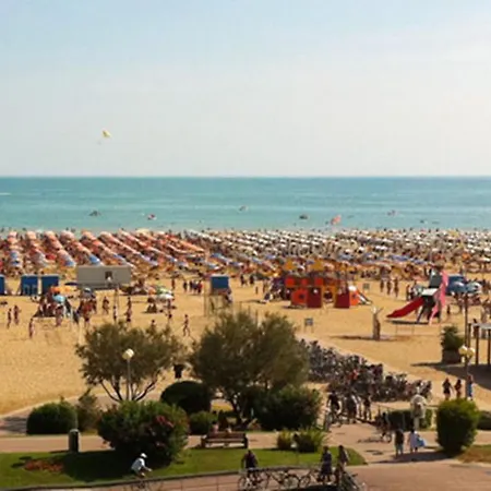 Comfortable Flat Close To And Center Bibione
