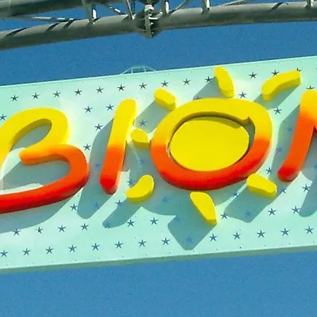 Comfortable Flat Close To And Center Appartamento Bibione