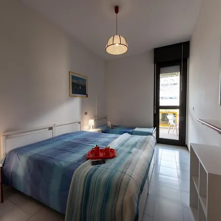 Comfortable Flat Close To And Center *