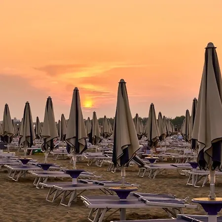 Comfortable Flat Close To And Center * Bibione